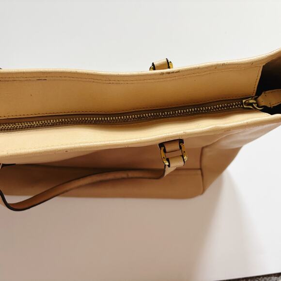 Coach Beige Leather Tote Bag - Spacious and Stylish! - Picture 4 of 14